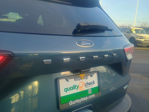 Used 2020 Ford Escape SEL image 9