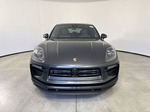 Certified 2025 Porsche Macan AWD/4WD image 10