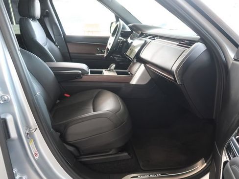 Used 2025 Land Rover Range Rover SE AWD/4WD image 40