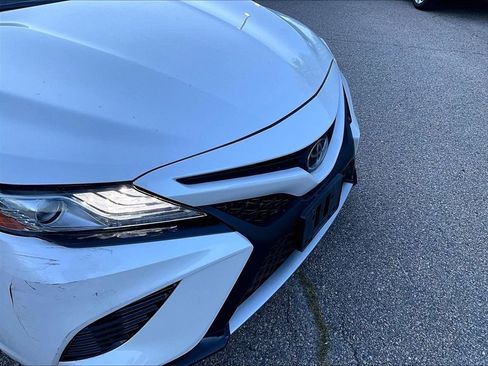 Used 2019 Toyota Camry XSE FWD image 8