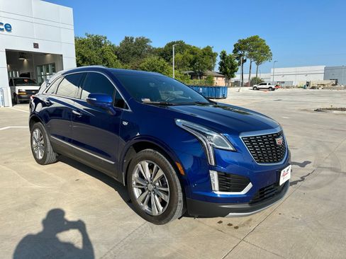 Used 2024 Cadillac XT5 Premium Luxury w/ Technology Package FWD image 7