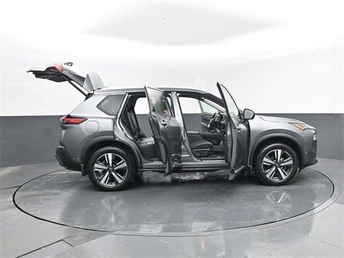 Used 2023 Nissan Rogue SL w/ SL Premium Package image 30