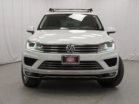 Used 2016 Volkswagen Touareg VR6 image 7