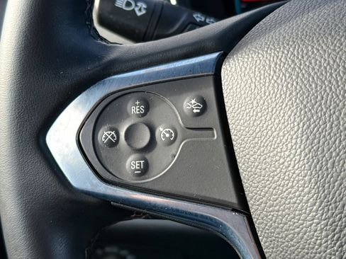 Used 2023 Chevrolet Traverse LT image 25