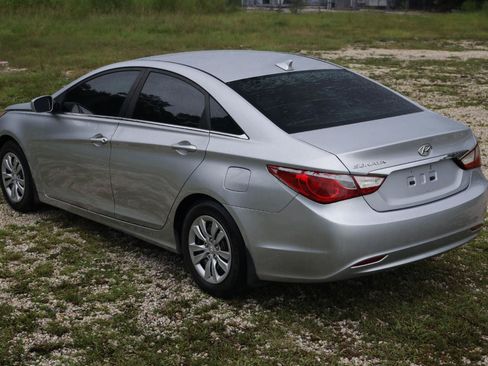Used 2011 Hyundai Sonata GLS FWD image 5