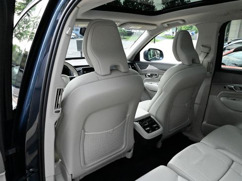 Used 2023 Volvo XC90 B6 Plus AWD/4WD image 37