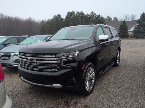 Used 2023 Chevrolet Suburban Premier w/ Premium Package image 1