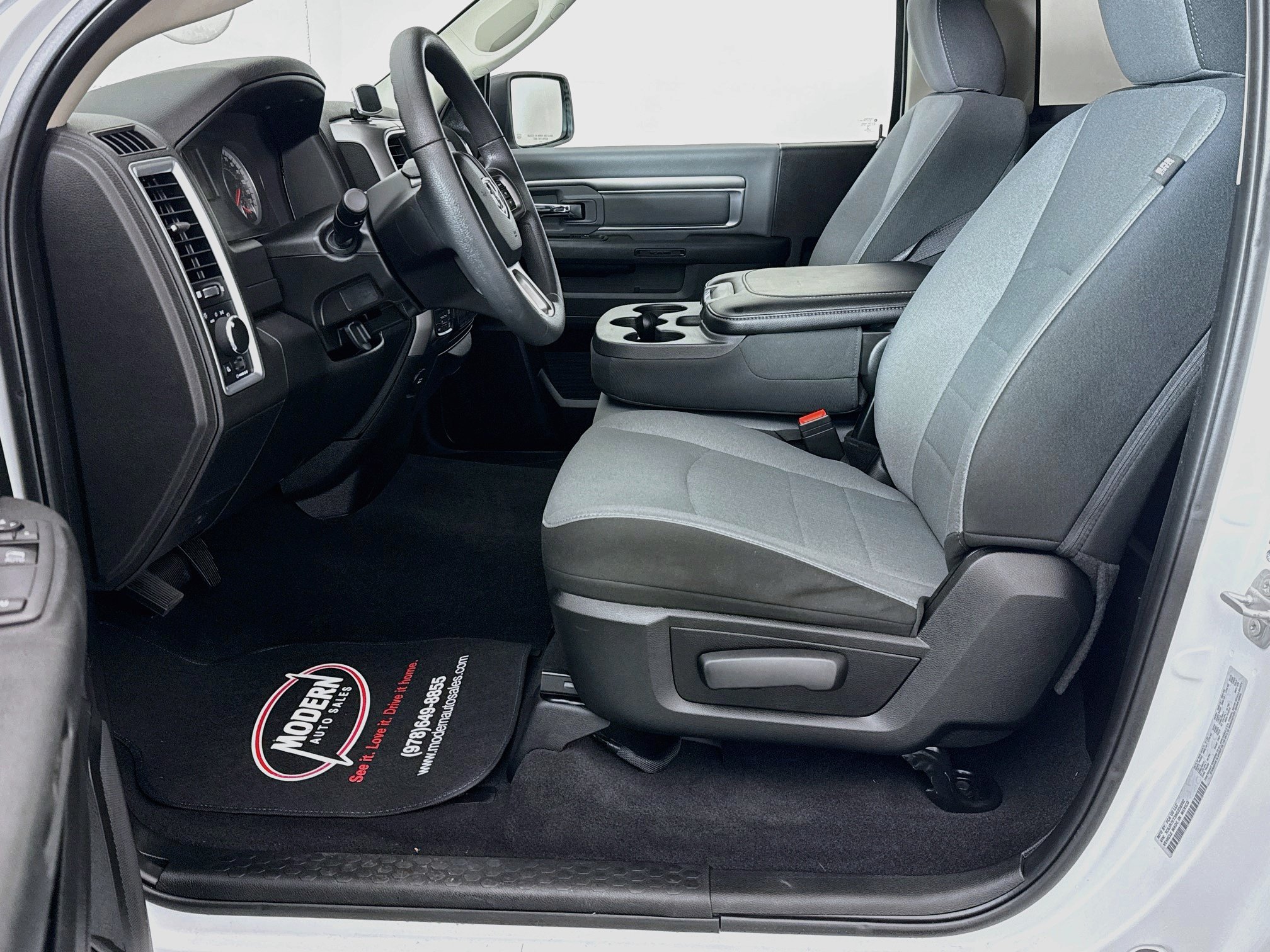 Used 2022 RAM 1500 Classic SLT AWD/4WD image 20