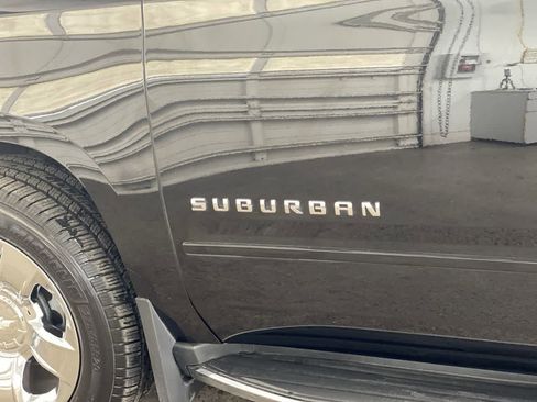 Used 2017 Chevrolet Suburban Premier image 10