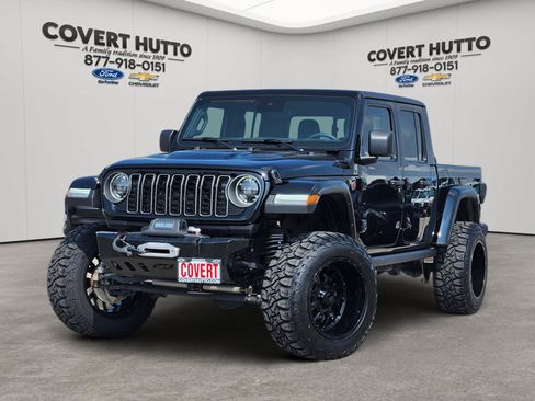 Used 2025 Jeep Gladiator Rubicon AWD/4WD image 1