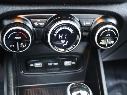 Used 2022 Hyundai Venue SEL w/ Cargo Package image 21