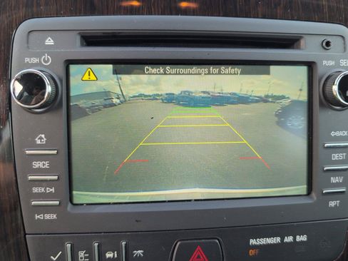 Used 2015 Chevrolet Traverse LT w/ LPO, 'HIT The Road' Package FWD image 18