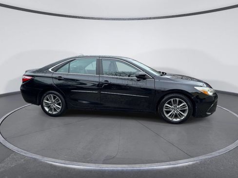 Used 2015 Toyota Camry SE FWD image 4