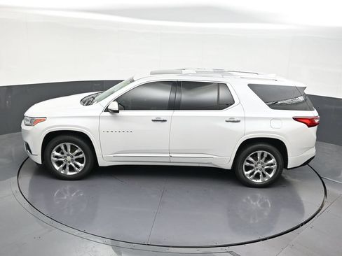 Used 2021 Chevrolet Traverse High Country FWD image 17