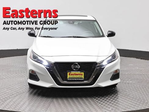 Used 2022 Nissan Altima 2.0 SR FWD image 2