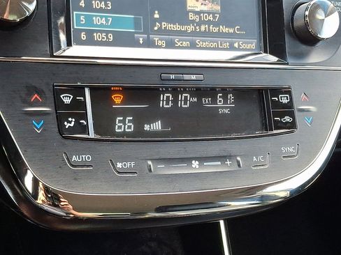 Used 2017 Toyota Avalon XLE image 18