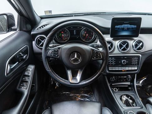 Used 2019 Mercedes-Benz GLA 250 4MATIC image 14