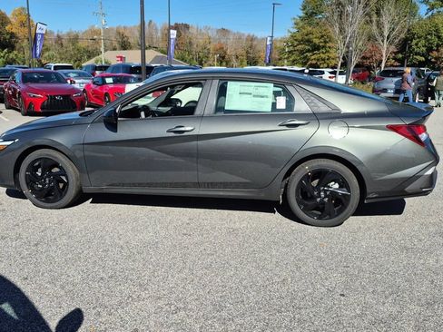 New 2026 Hyundai Elantra SEL Sport FWD image 9