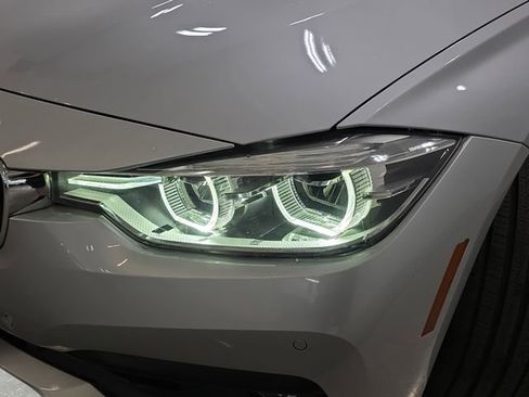 Used 2018 BMW 320i xDrive Sedan AWD/4WD image 28