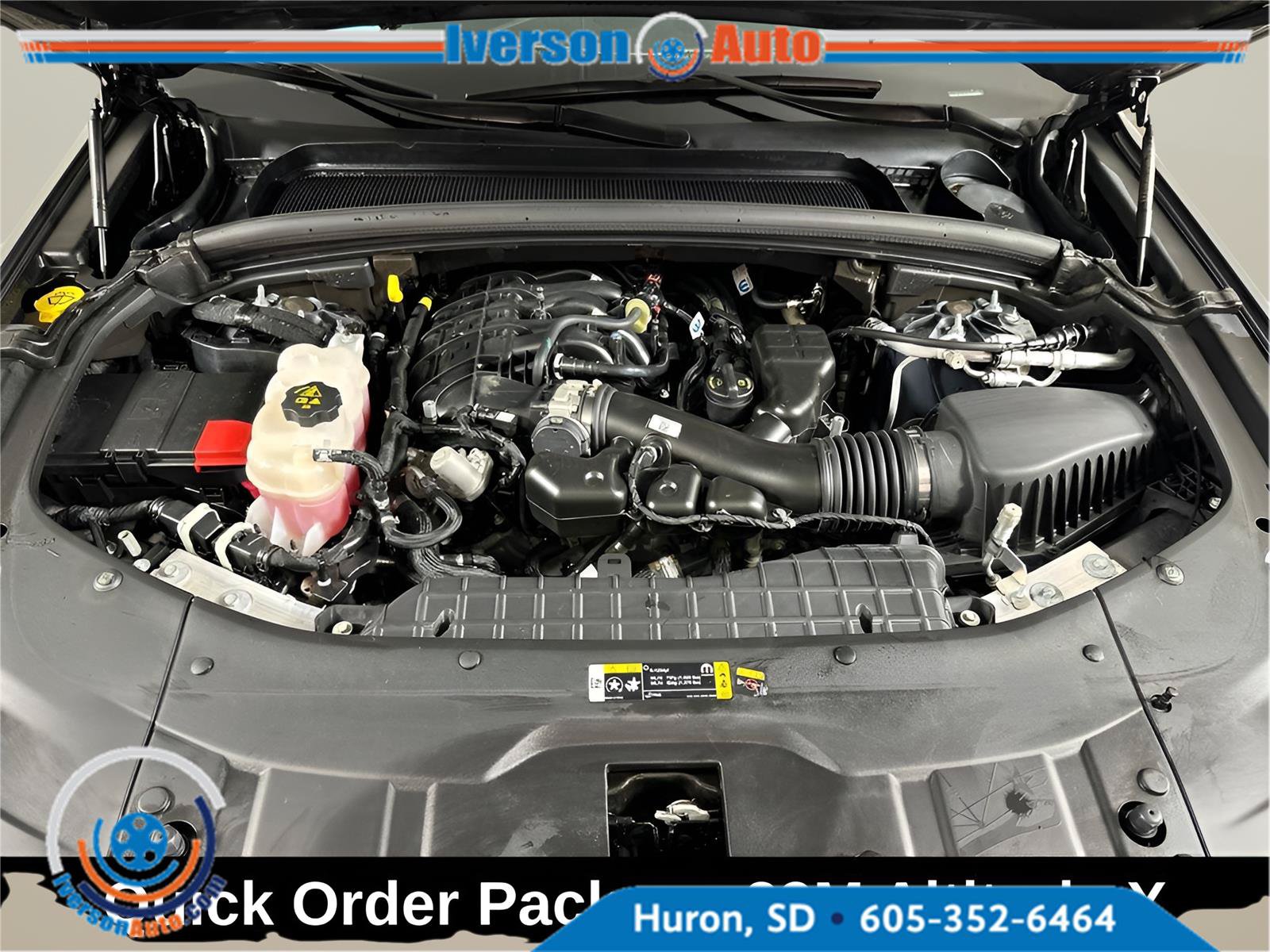 Used 2024 Jeep Grand Cherokee L Altitude AWD/4WD image 5