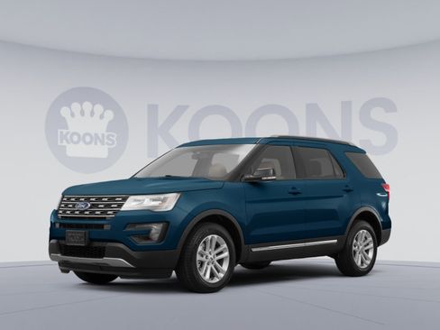 Used 2017 Ford Explorer XLT w/ Equipment Group 202A AWD/4WD image 1