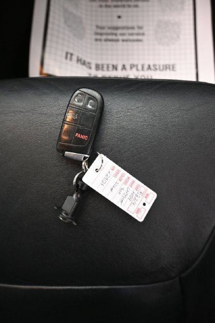 Used 2014 Chrysler 300 AWD image 9