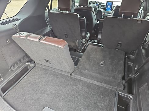 Used 2020 Ford Explorer Platinum w/ Premium Technology Package image 13