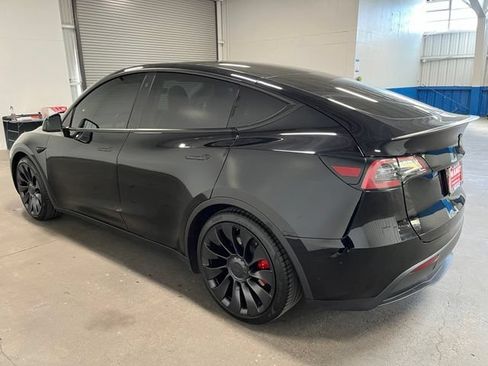 Used 2023 Tesla Model Y Performance AWD/4WD image 5