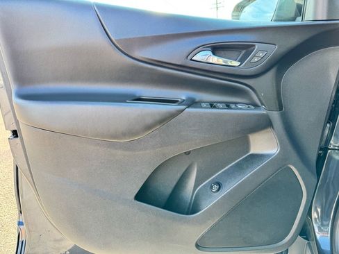 Used 2023 Chevrolet Equinox LT image 9