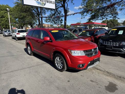 Used 2017 Dodge Journey SXT w/ Comfort/Convenience Group AWD/4WD image 3