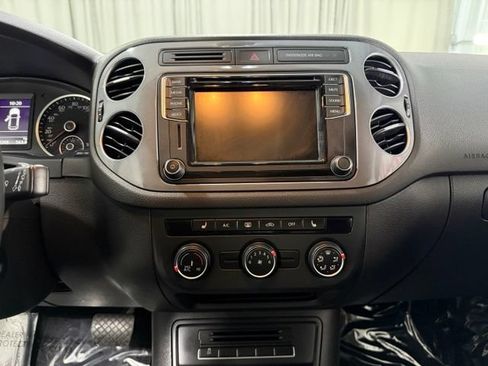 Used 2017 Volkswagen Tiguan S AWD/4WD image 13
