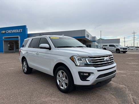 Used 2020 Ford Expedition XLT w/ Equipment Group 202A AWD/4WD image 2