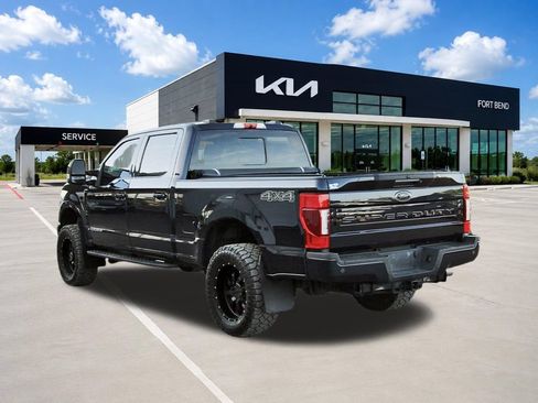 Used 2022 Ford F250 Lariat w/ Black Appearance Package AWD/4WD image 6