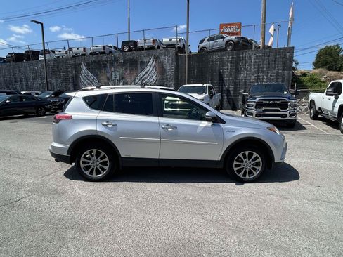 Used 2016 Toyota RAV4 Limited AWD/4WD image 8