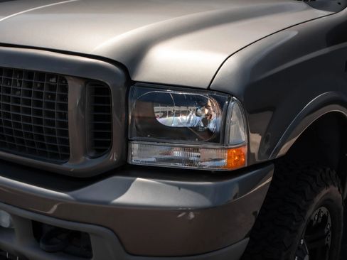 Used 2004 Ford Excursion Limited image 25