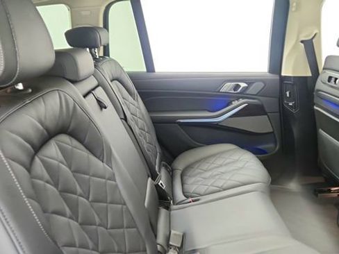 Used 2026 BMW X7 xDrive40i image 26