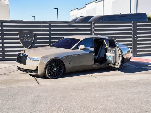 Used 2025 Rolls-Royce Ghost AWD/4WD image 5