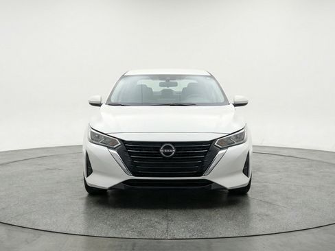 Used 2025 Nissan Sentra SV FWD image 2