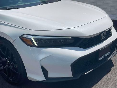Used 2025 Honda Civic Sport image 9