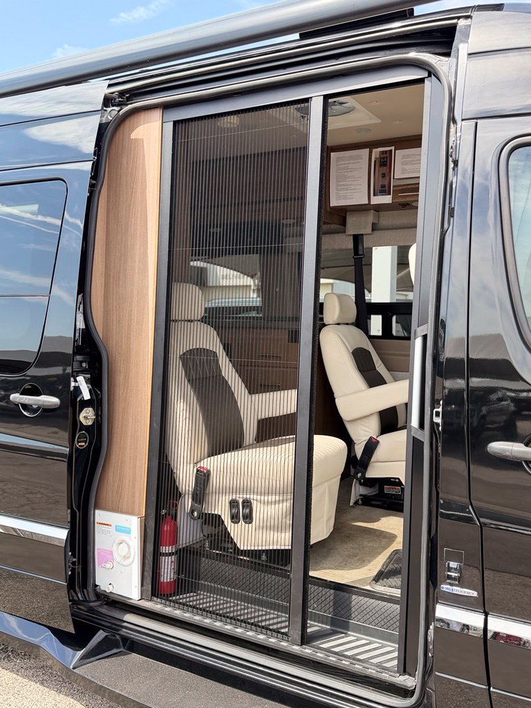 Used 2015 Mercedes-Benz Sprinter 3500 image 19