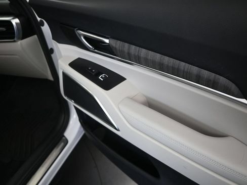 Used 2024 Kia Telluride SX w/ Towing Package FWD image 23