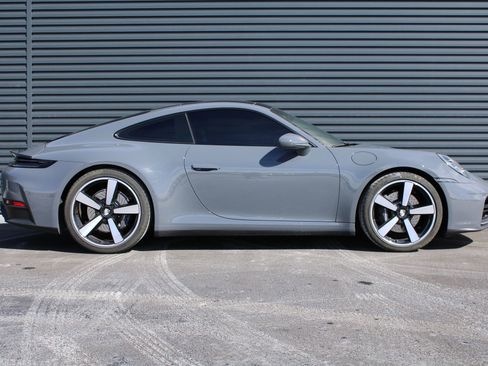 Used 2025 Porsche 911 Carrera image 8