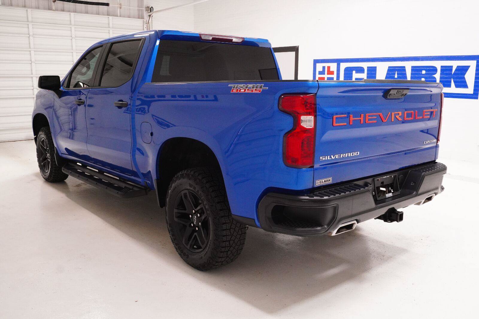 Used 2024 Chevrolet Silverado 1500 Custom Trail Boss AWD/4WD image 27