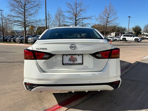 Used 2025 Nissan Altima 2.5 SV image 7