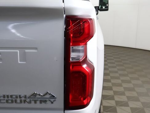 Used 2024 Chevrolet Silverado 2500 High Country w/ High Country Premium Package AWD/4WD image 22