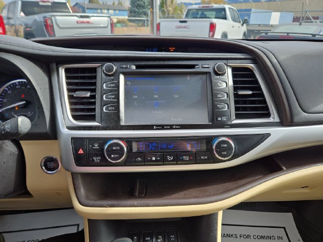 Used 2019 Toyota Highlander XLE AWD/4WD image 27