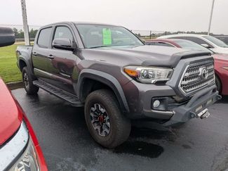 Used 2016 Toyota Tacoma TRD Off-Road w/ Premium & Technology Package AWD/4WD video 2