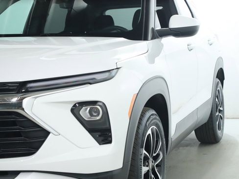 Used 2025 Chevrolet TrailBlazer LT image 5