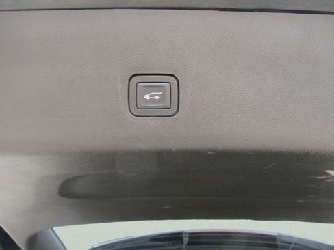 Used 2019 Chevrolet Traverse Premier w/ Redline Edition AWD/4WD image 10