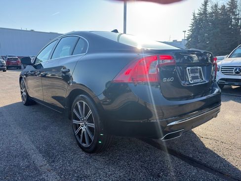 Used 2017 Volvo S60 T5 Inscription image 4